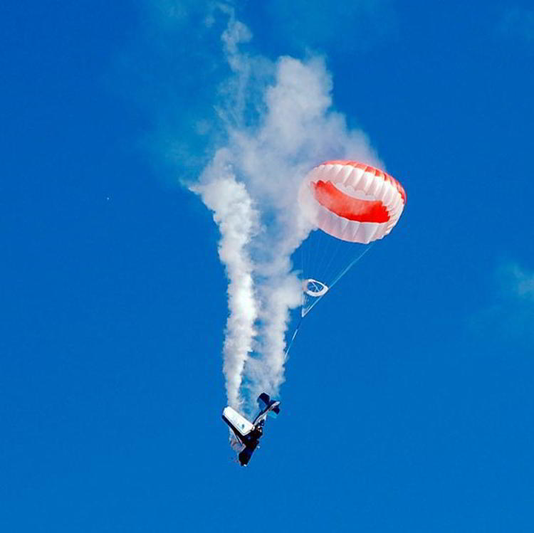 Airplane Parachute System [Video] | I Like To Waste My Time