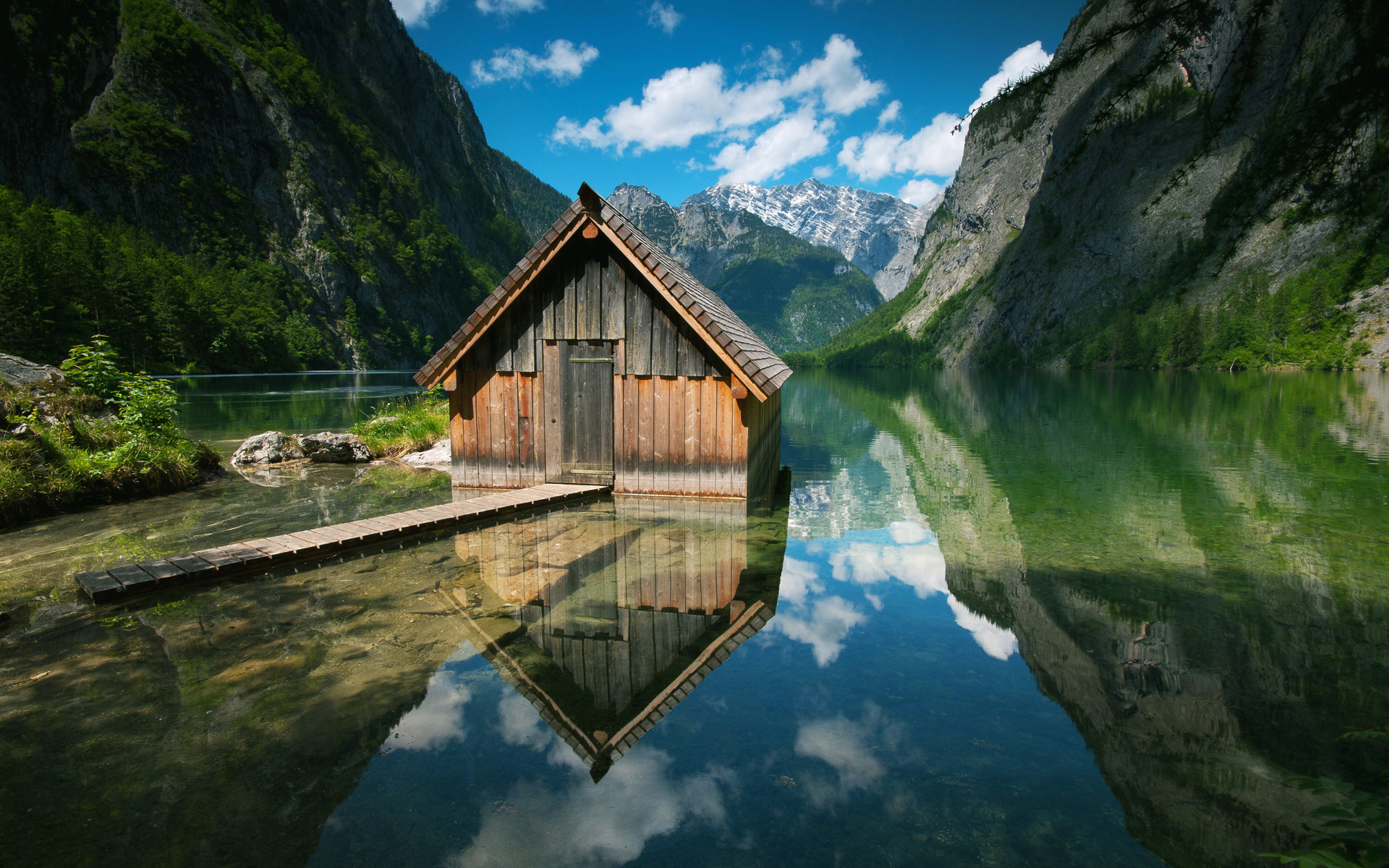 Daily Wallpaper: Bavarian Lake House | I Like To Waste My Time