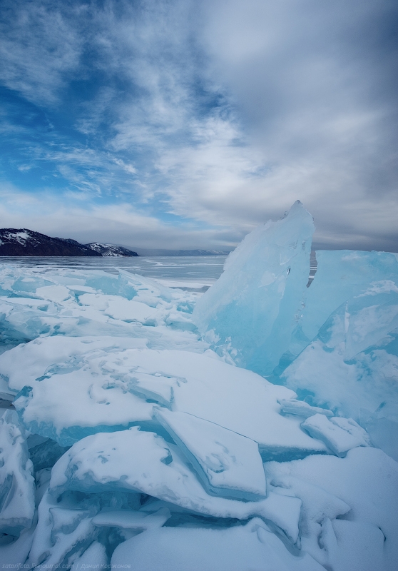 Breathtaking Photos of Frozen Lake Baikal in Siberia, Russia [23 Pics ...