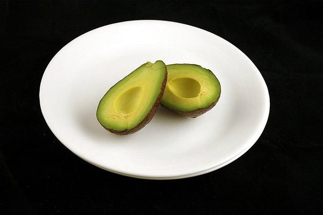 Different Foods 200 Calories Avocado