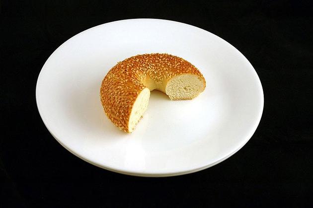 Different Foods 200 Calories Bagel