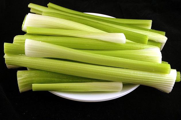Different Foods 200 Calories Celery