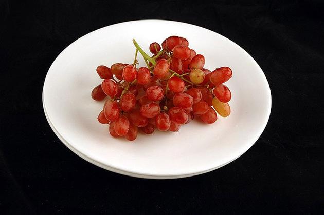 Different Foods 200 Calories Grapes