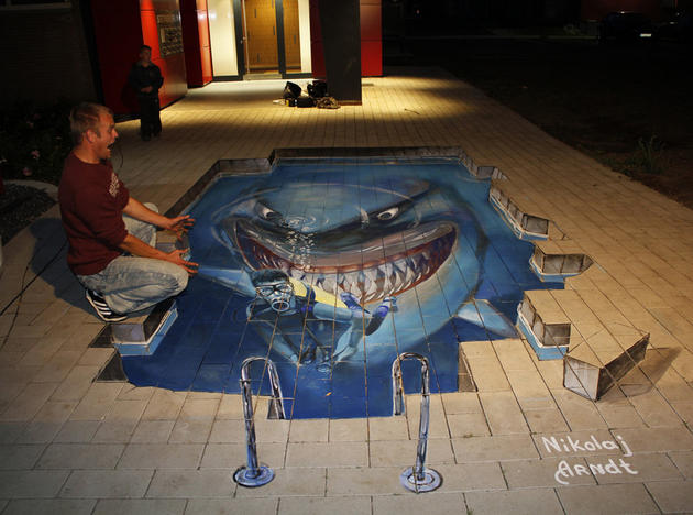 3D Street Art by Nikolaj Arndt - shark nemo