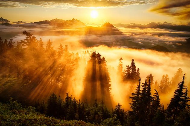 Beautiful sunset atop Evergreen Mountain Lookout in Washington