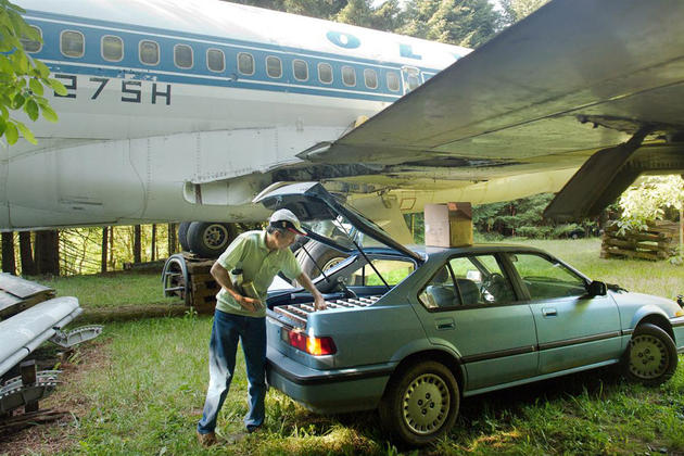 Boeing 727 wings used as a garage