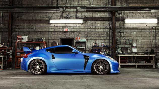 Blue Nissan 370z Modded