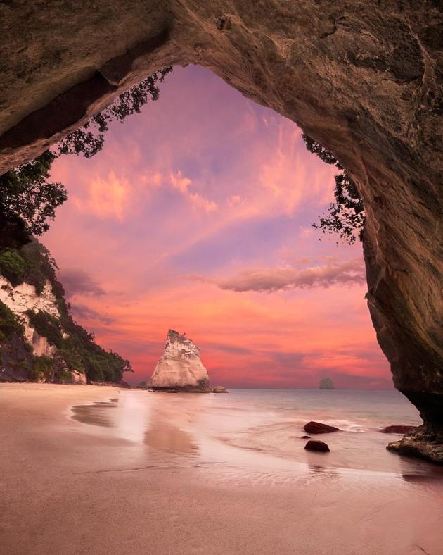 Cathedral Cove, New zealand