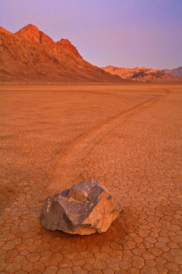 Sailing rocks in death valley