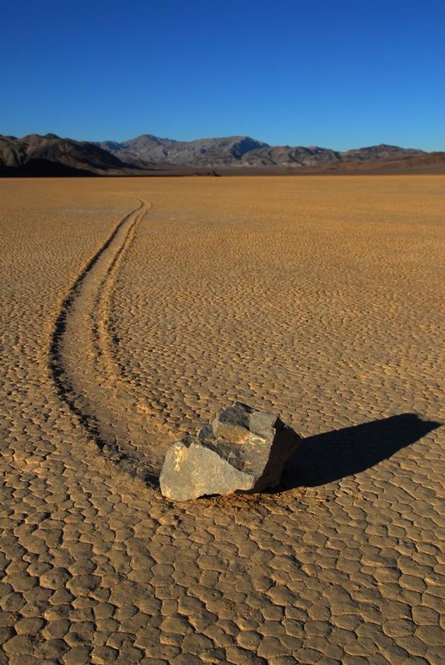 Sailing rocks in death valley