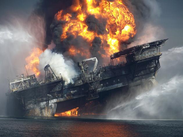 Burning BP Platform Gulf of Mexico