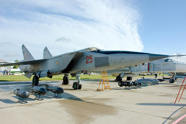 Mig 25