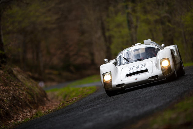 Porsche 906 Flying in dark woods