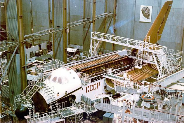 Buran under construction, Soviet Space program