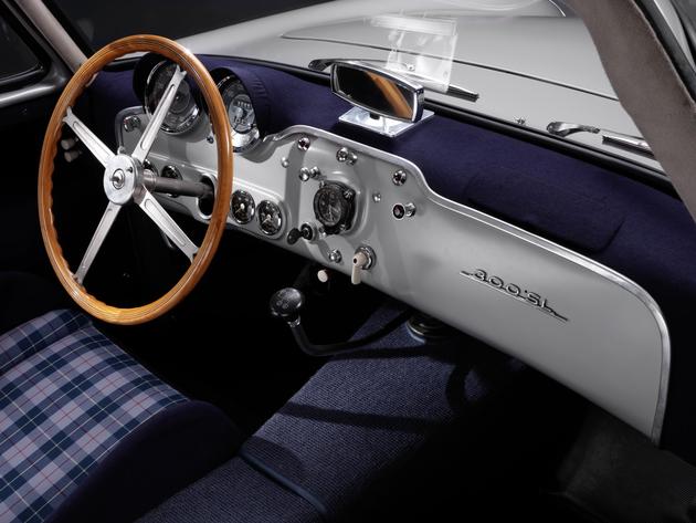 A Highly Detailed Restoration of Mercedes 300SL