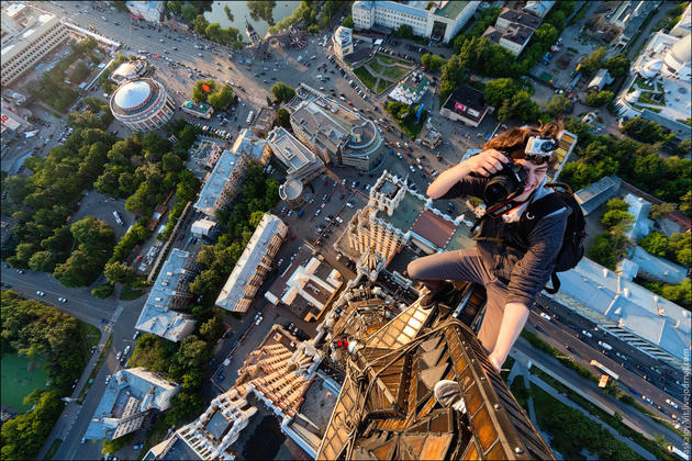 Crazy Russian Climbers on the top of Moscow