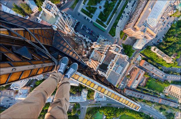 Crazy Russian Climbers on the top of Moscow