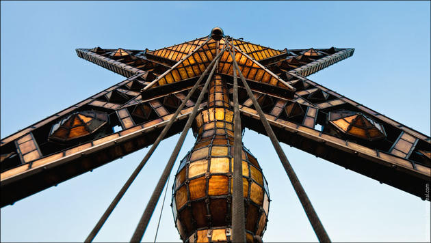 The ropes that were used to climb the star