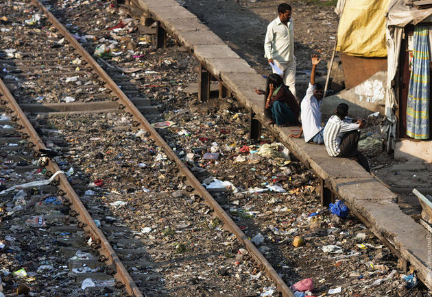 Mumbai Mahim Junction settlement