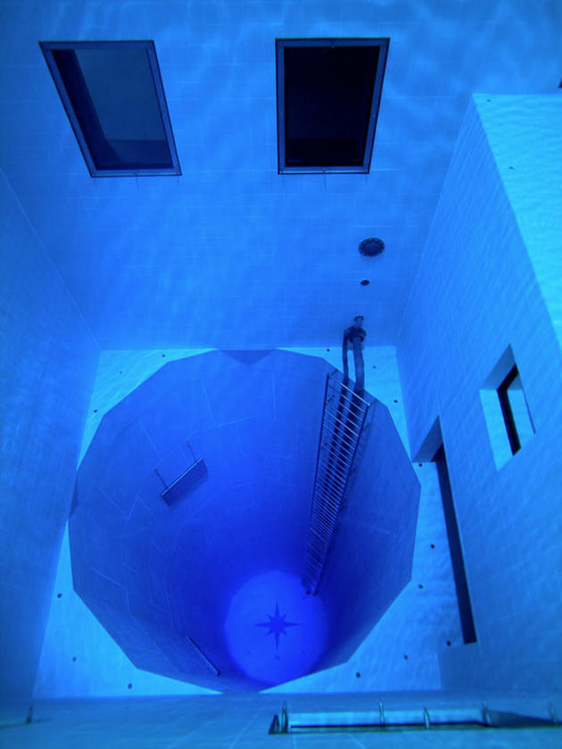 Nemo 33 Deepest pool in the world