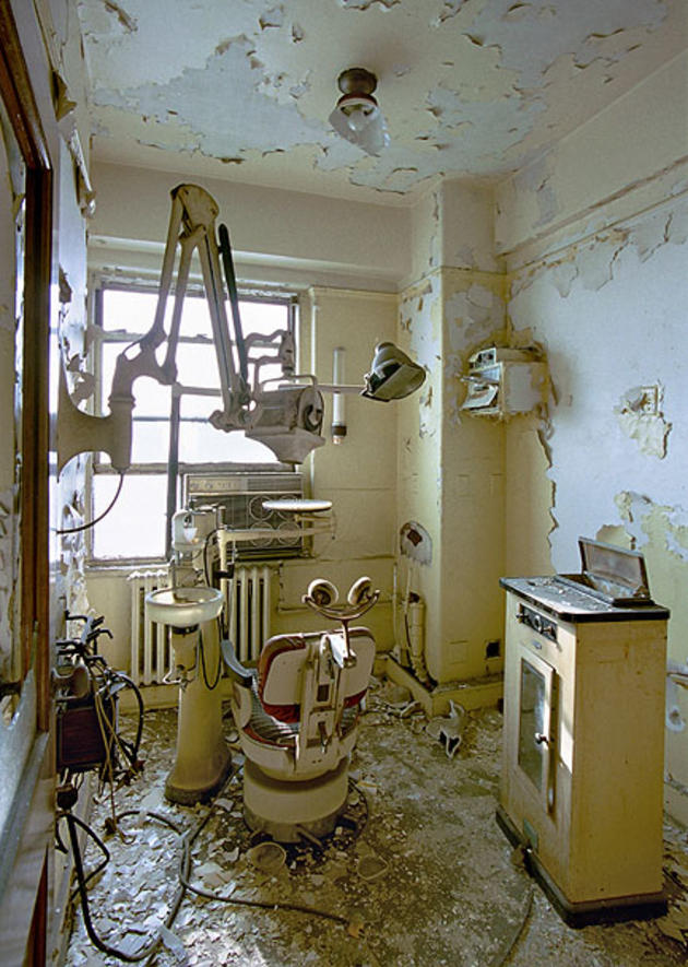 18th floor dentist cabinet, David Broderick Tower
