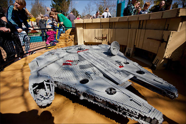 Star wars recreations made from Lego