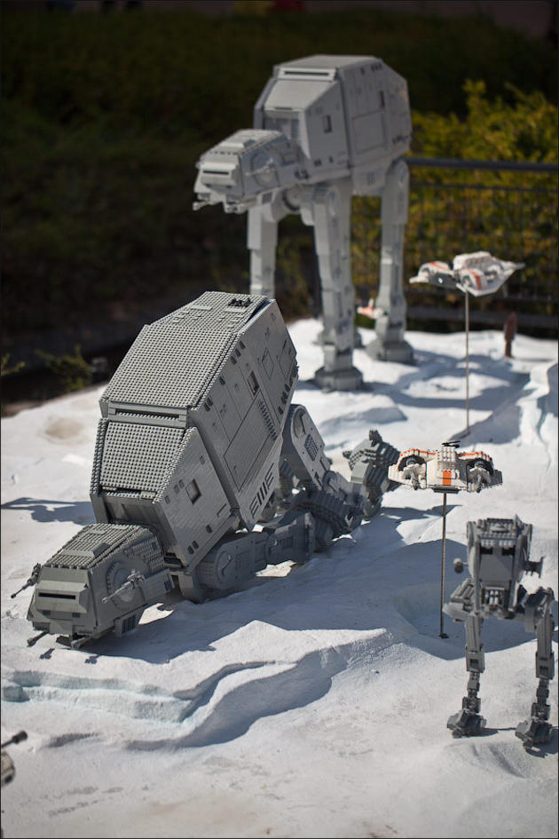 Star wars recreations made from Lego