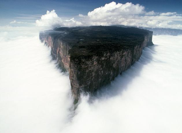 Mt Roraima in Venezuela by Uew George