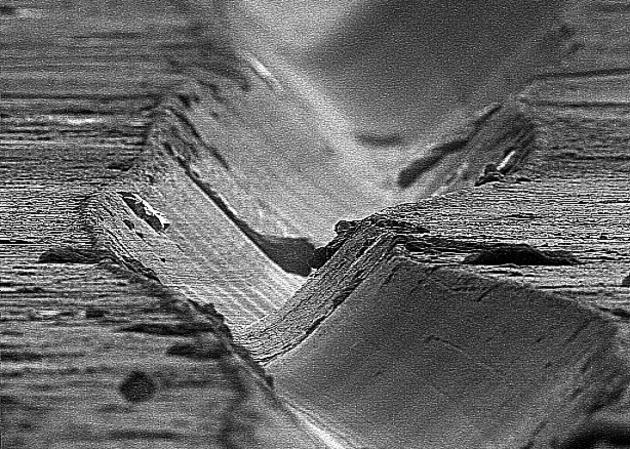 Vinyl disc magnified