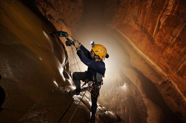 Climbing the walls of Son Doong Cave