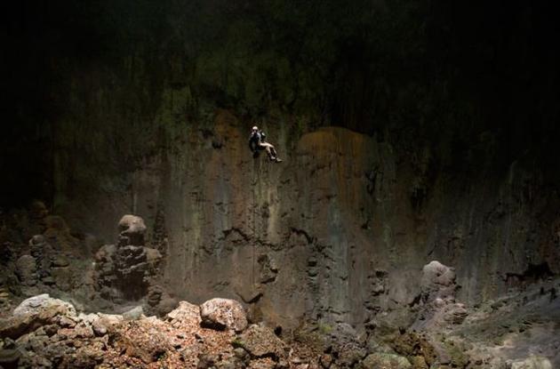 Descending on a rope into the largest Cave ever found
