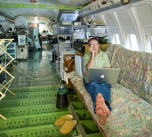 Bruce Campbell's Boeing 727-200 Home