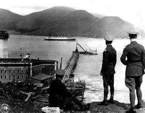 Construction of the Golden Gate Bridge in 1933 [Photos]