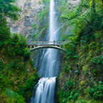Multnomah Falls of Oregon  by Fandarwin@Flickr