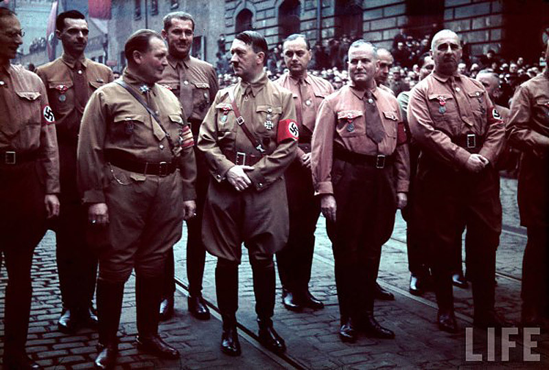 ¿Que estatura tenían Franco, Stalin, Churchill, Mussolini? Life_nazi_germany_pre_ww2_29