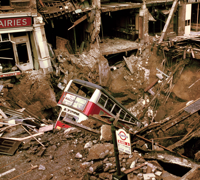 London in Colour During WW2 [14 Pics] | I Like To Waste My Time